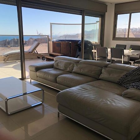 Luxury Exclusive Top Class Apartment On The Sea With Best Sea View And Jacuzzi רק למשפחות !!!! Эйлат Экстерьер фото